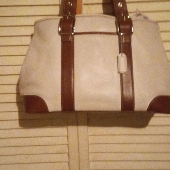 Womans Coach HandBag - Picture 9 of 13